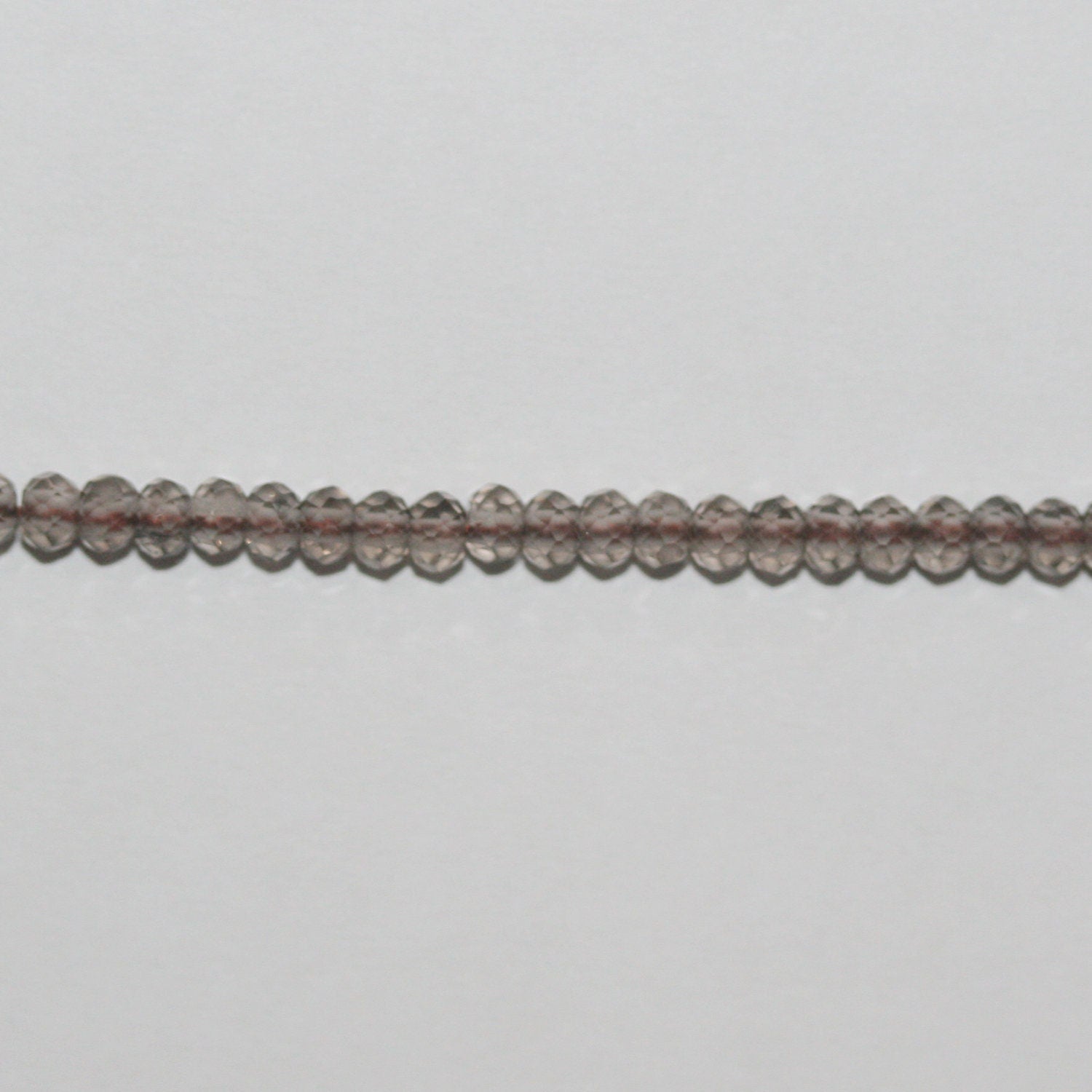 Perles rondelles à facettes en quartz fumé St, 39 cm (15 po), 3 x 2 mm. Longueur du fil : 39 cm (15 po).