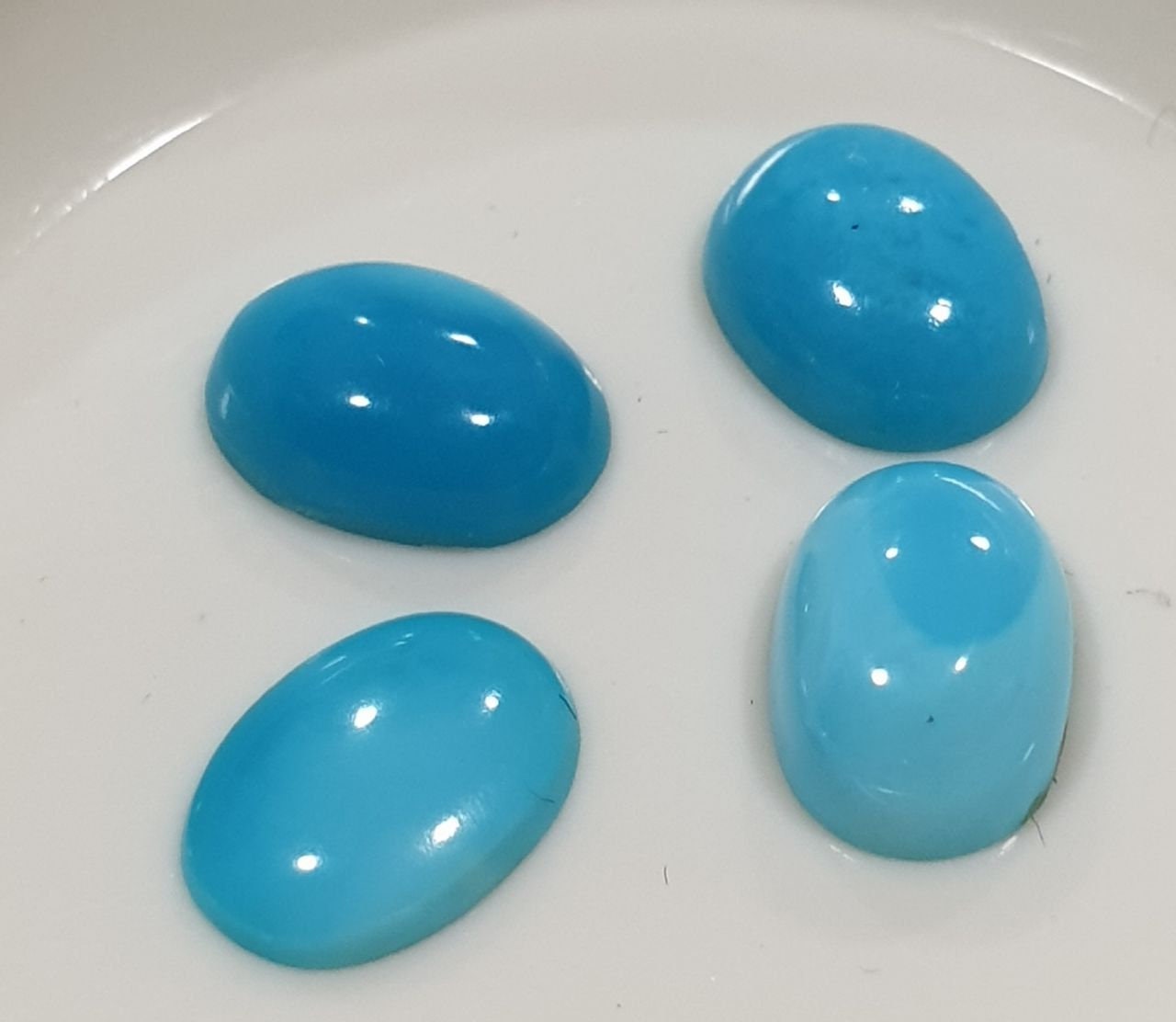 Lote de 4 cabujones de turquesa natural de Arizona de 7 x 5 mm - Gemas calibradas - Paquetes de gemas - Piedras sueltas al por mayor - Gemas naturales