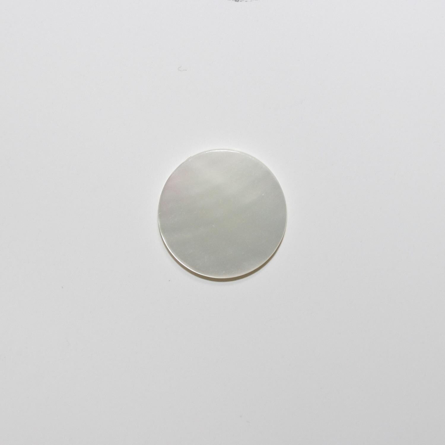 Lote de 8 cabujones redondos planos MOP de 13,5 mm. (8 uds.)