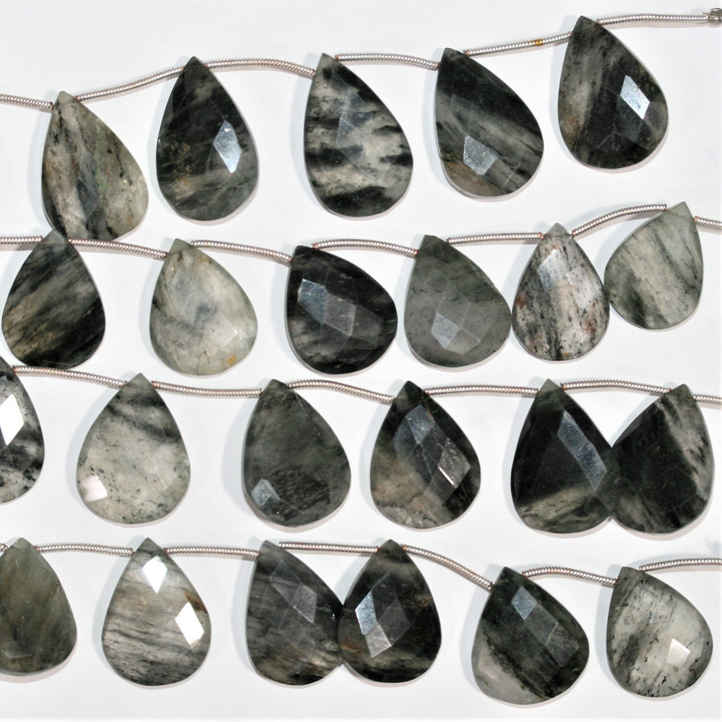 Cuentas de cuarzo turmalinado facetadas de 7" x 21 x 16 mm. Aprox. - Hilo de 18 cm.