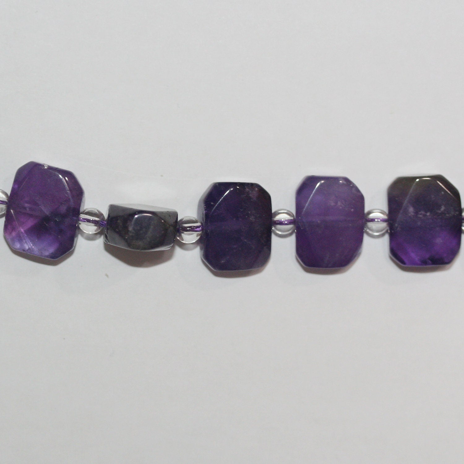 Perles ovales plates et lisses en améthyste de 15 pouces (environ 11 x 14 mm) - Longueur du fil : 39 cm