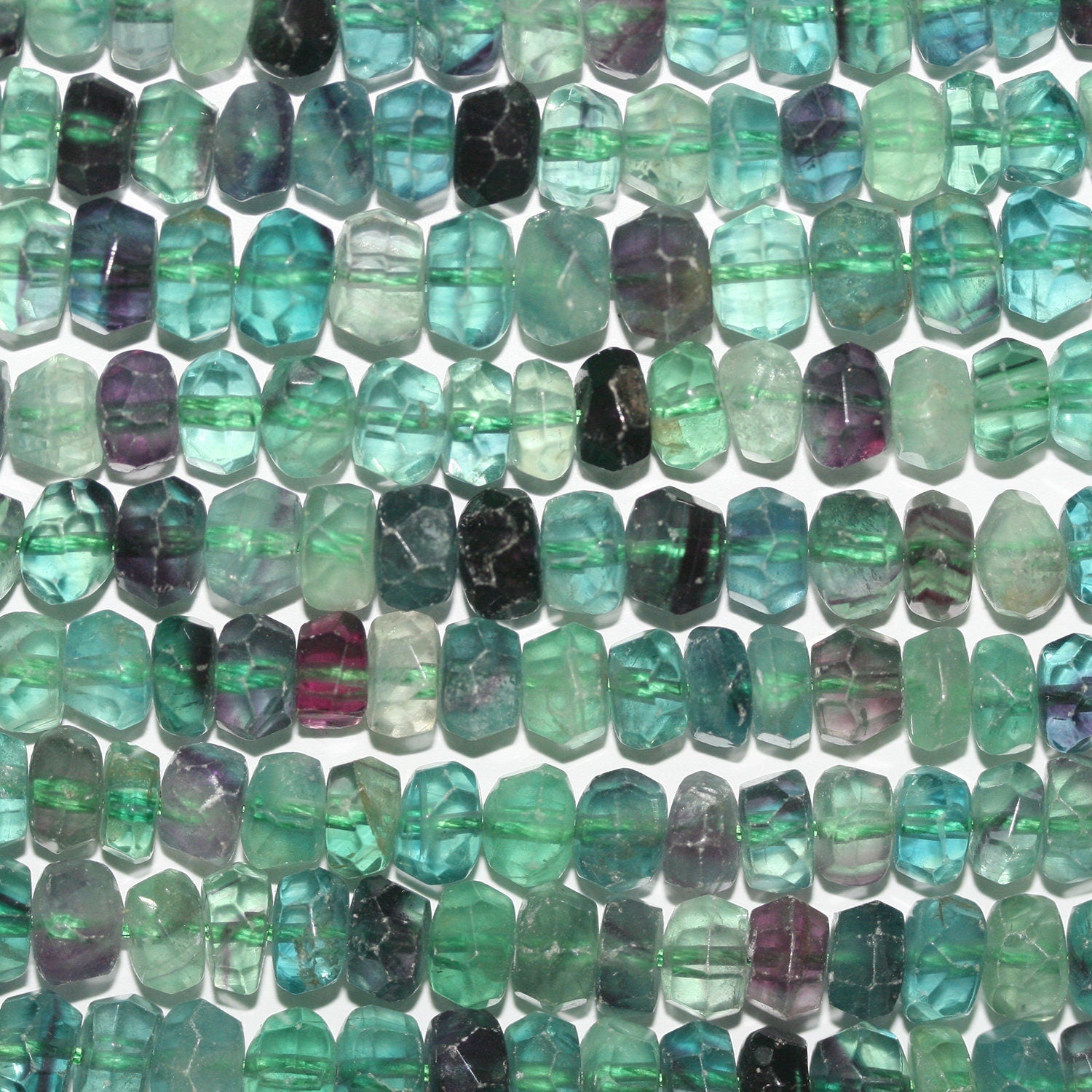 Cuentas redondas facetadas de fluorita Santa de 16" de 8 x 5 mm, hilo de 40 cm.