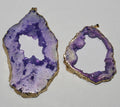Pendentif en agate druzy violette plaquée or, 60-90 mm environ.