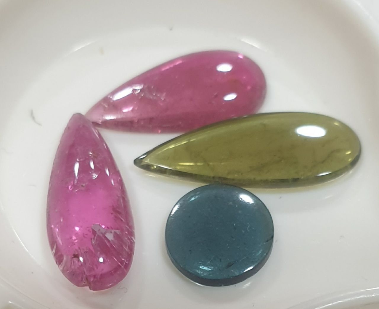 Lot de cabochons en tourmaline bleue, verte et rose (4 pièces) - Pierres précieuses en vrac - Prix de gros - Gemmes naturelles