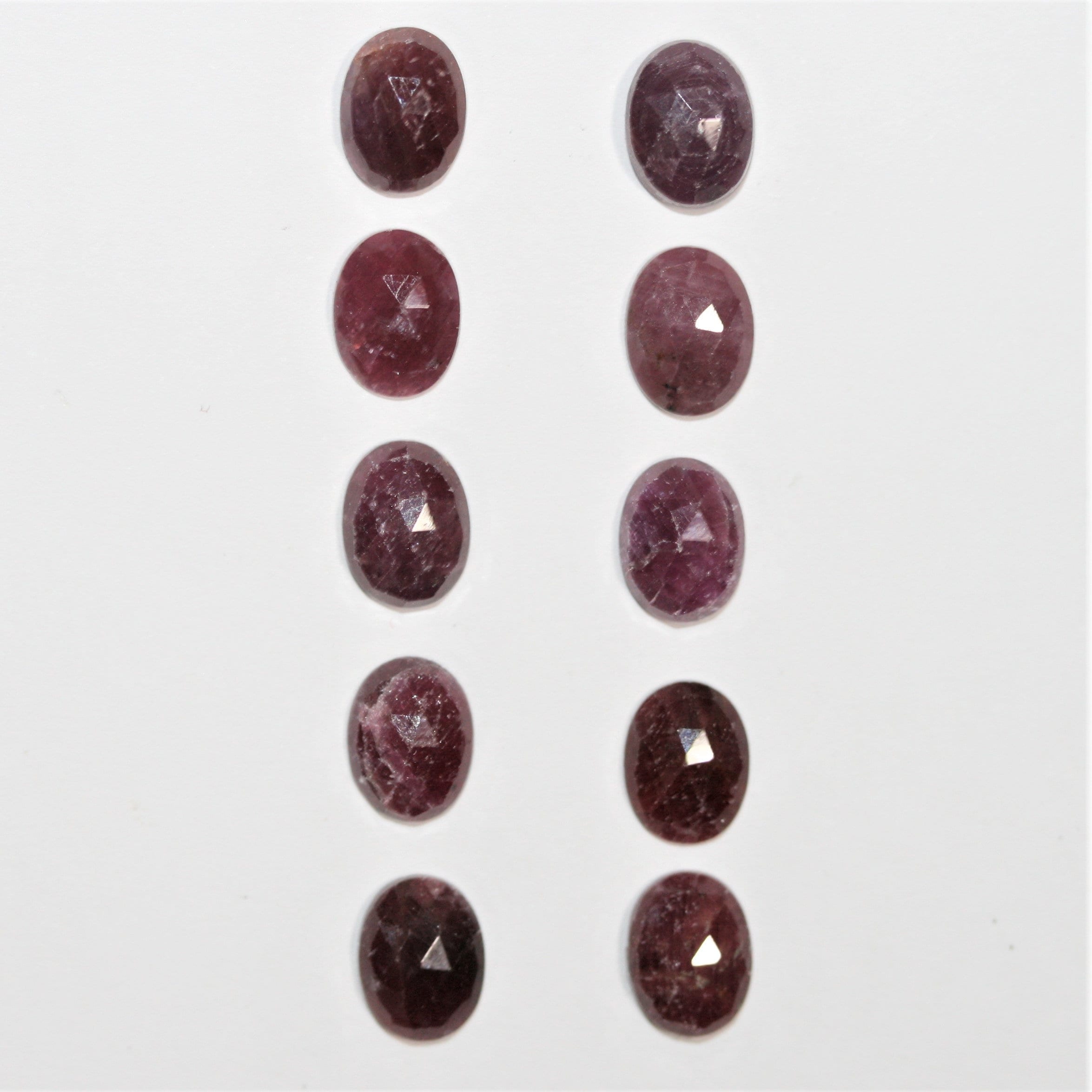 10 Pcs Faceted Oval Ruby Cabuchon. 8x6mm. (10 pcs.)