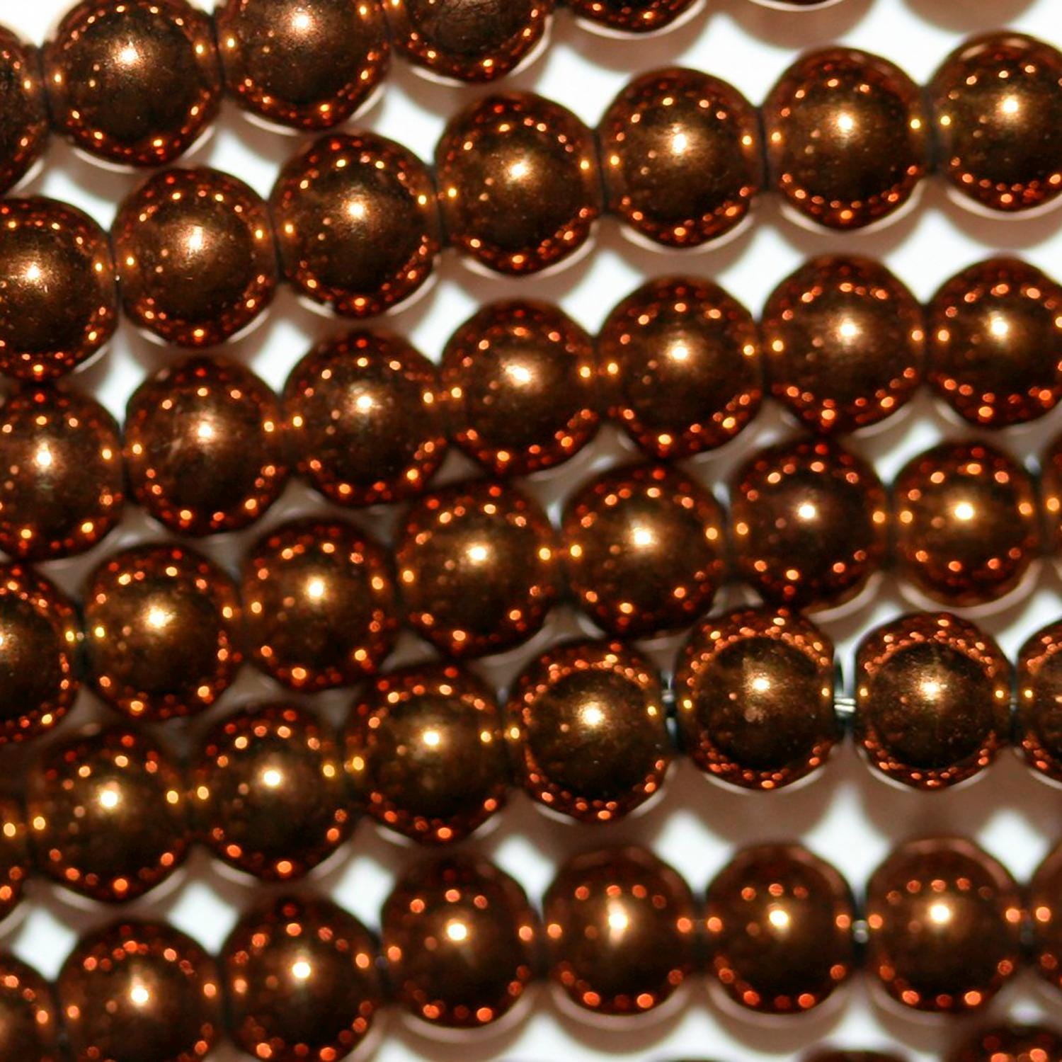 Perles rondes lisses en hématite brune, 4 mm, 40 cm (16 pouces) de diamètre.