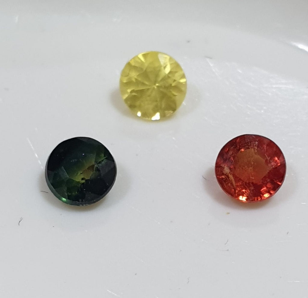 Lot de 3 saphirs ronds à facettes, vert, jaune et orange, de 3,6 à 3,8 mm. - Pierres précieuses en vrac - Prix de gros - Gemmes naturelles