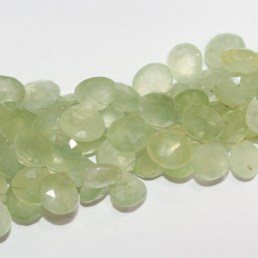 Perles en forme de goutte à facettes de préhnite de 8 pouces, 12-13 mm environ - Fil de 20 cm.