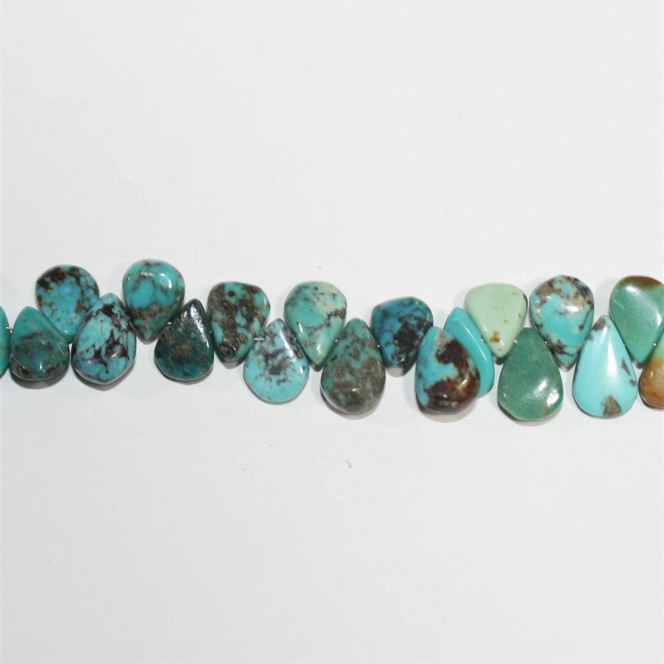 Perles en forme de goutte lisses en turquoise St de 8 pouces, 7 mm - Fil de 20 cm.