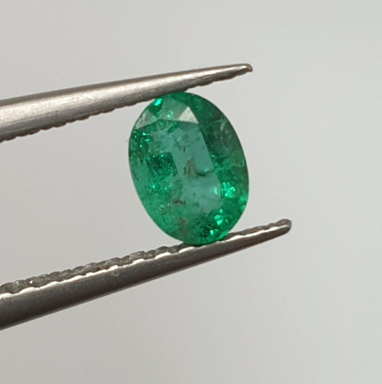 1 Pc Oval Natural Emerald from Zambia Shape 5.1x4mm. (0.36ct.) - Natural Gemstone