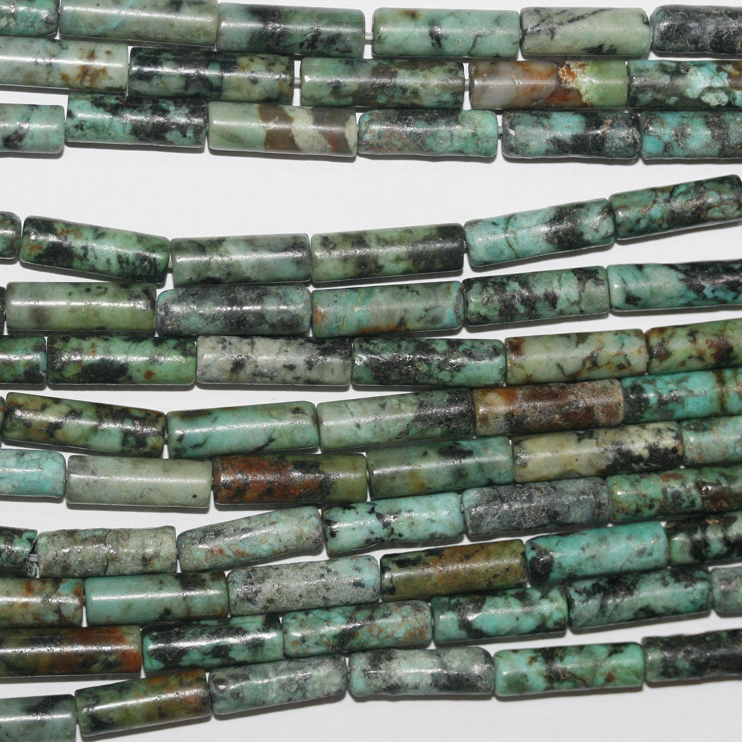 Perles tubulaires lisses en turquoise africaine St 15" 13x4mm.-Rig 39cm.