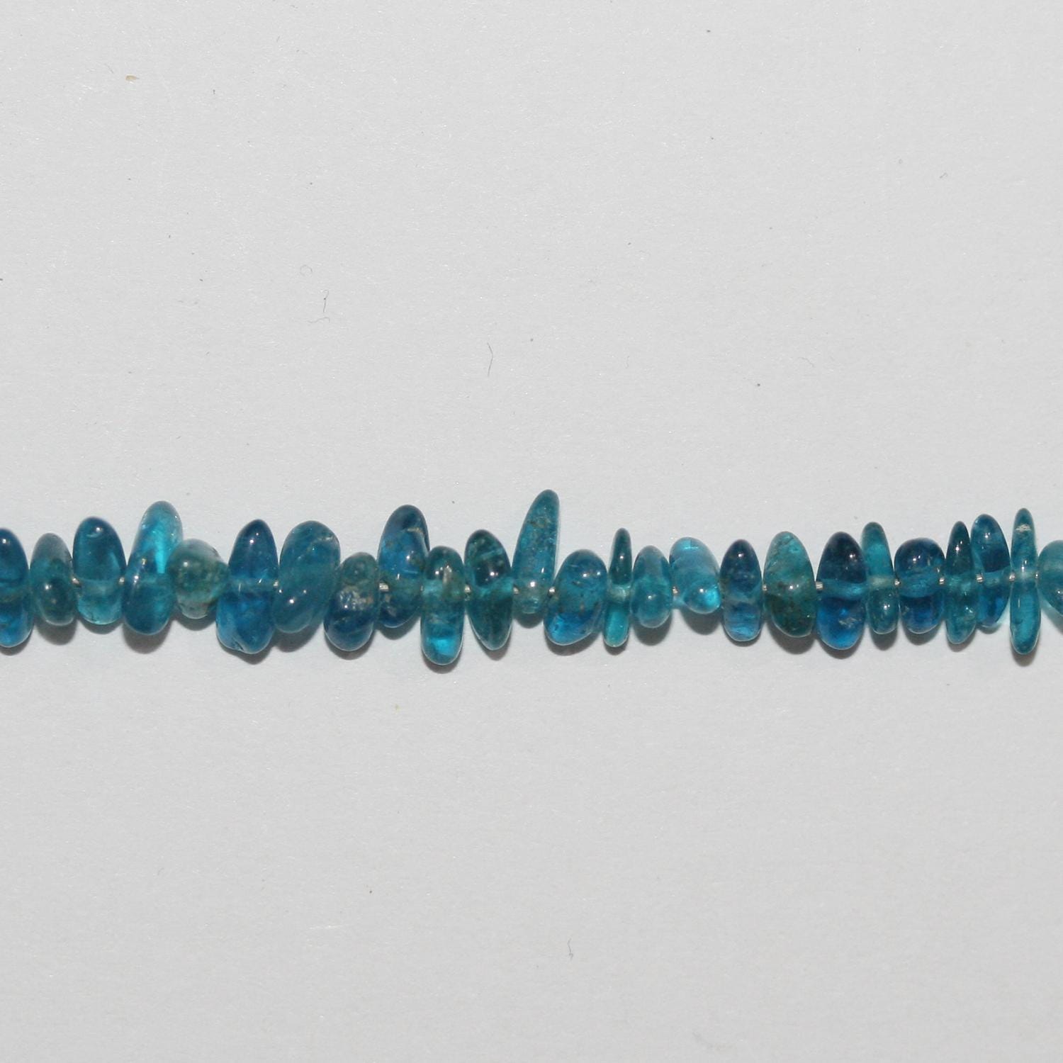23" St Blue Apatite Smooth Chips Irregular Beads 3-4mm Aprox.-Hilo 45cm.
