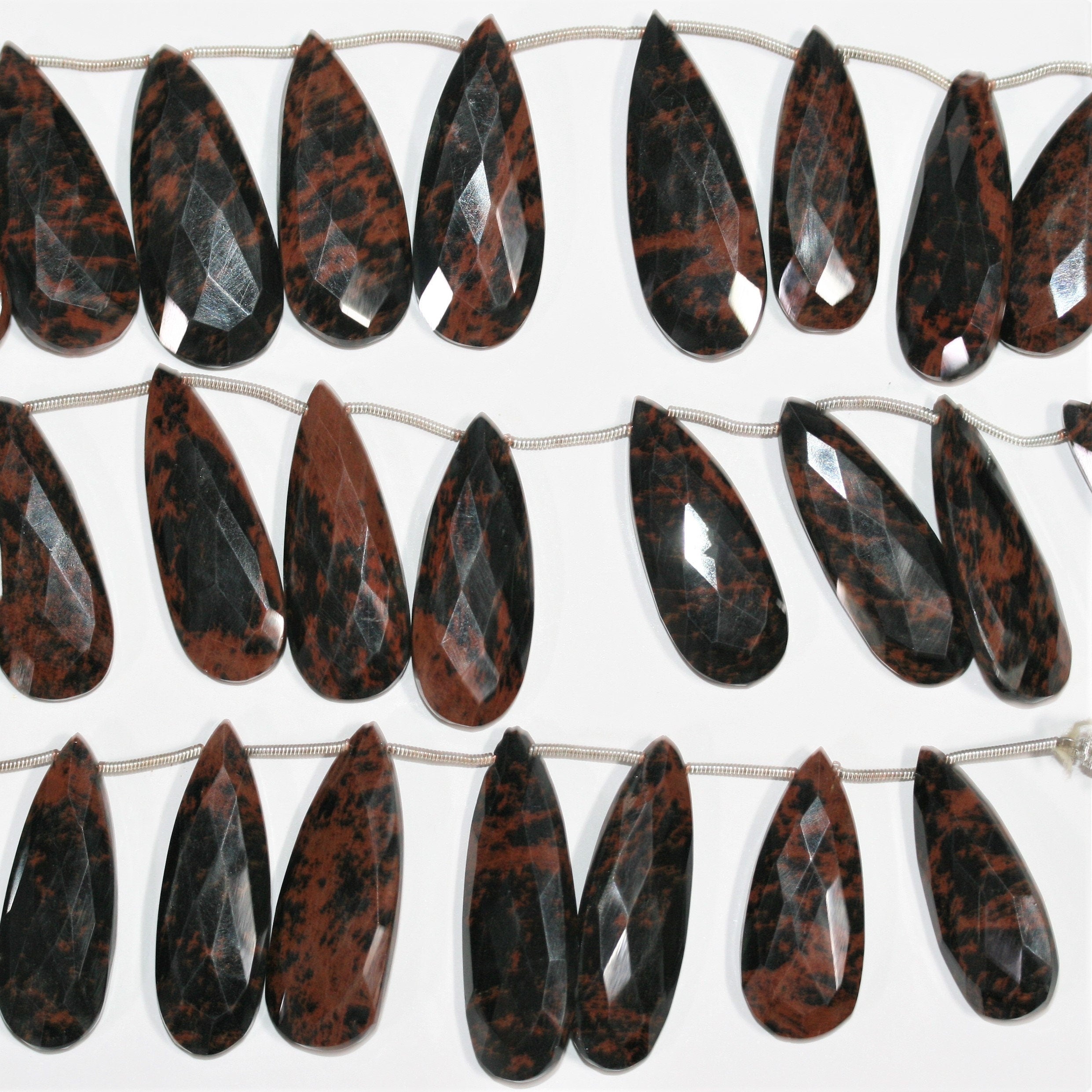 Cuentas de obsidiana caoba facetadas de 7" de largo, 35 x 16 mm, hilo de 18 cm.