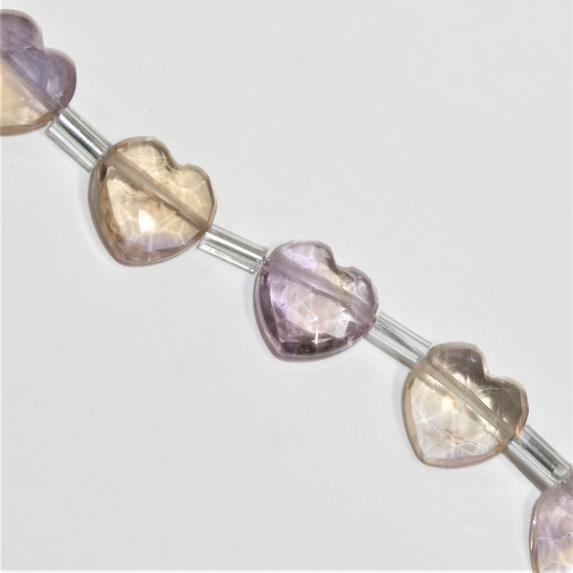 Cuentas de corazón facetadas de amatista de 6", 9-10 mm, hilo de 15 cm.