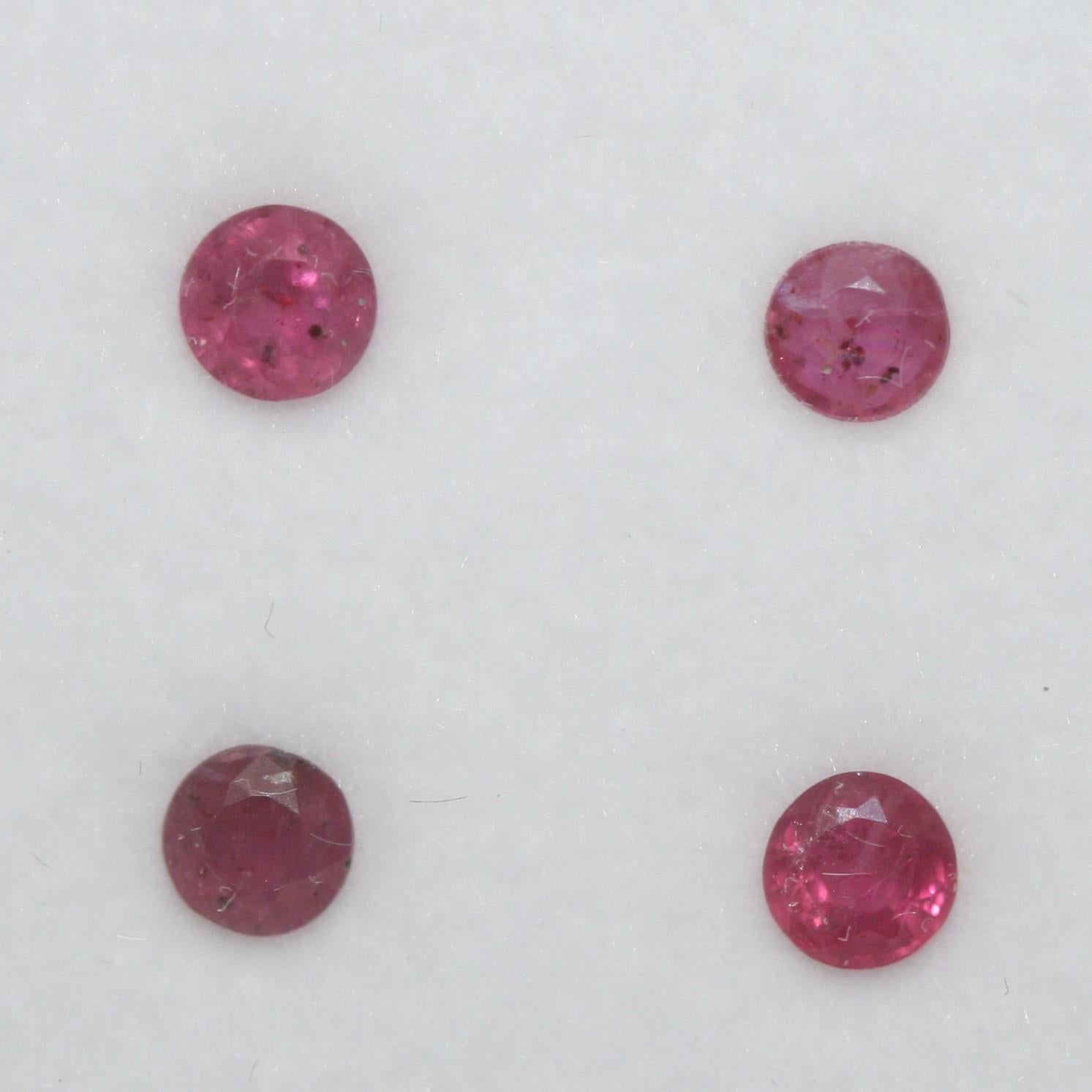 Lote de 4 piezas de rubíes facetados redondos de 4 mm (4 piezas)