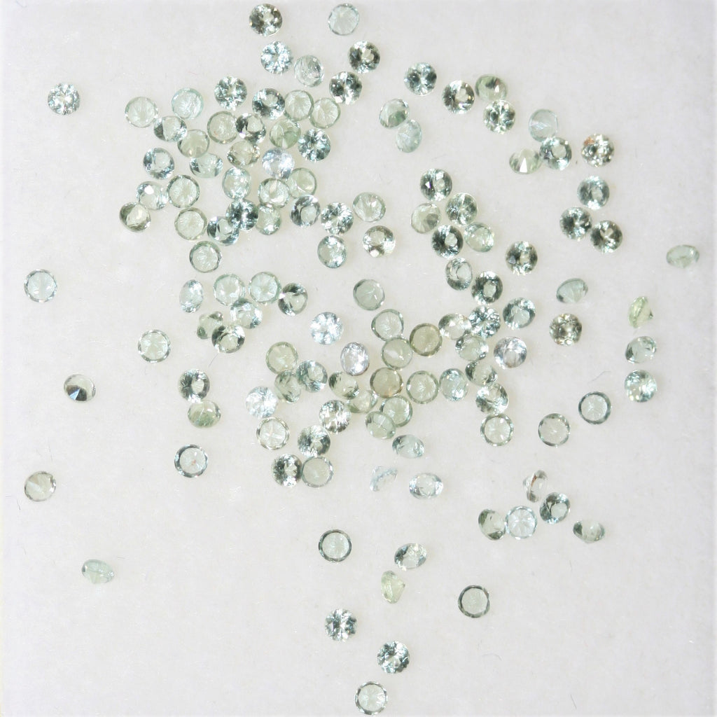 Lot de tsavorites rondes à facettes de 1,5 mm - Lot de 2 carats