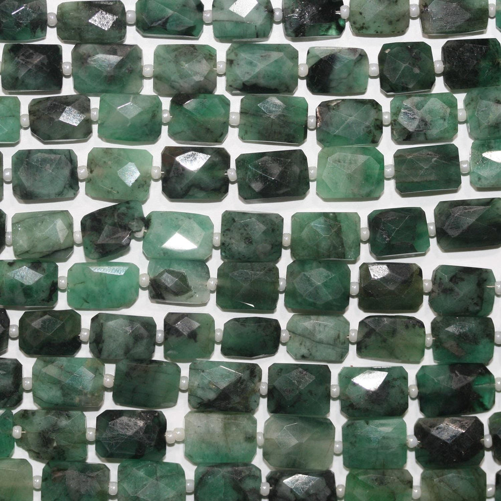 Perles rectangulaires à facettes émeraude de 23 cm (9 pouces), 10 x 7 mm. Longueur approximative du fil : 23 cm. Réf. 14947