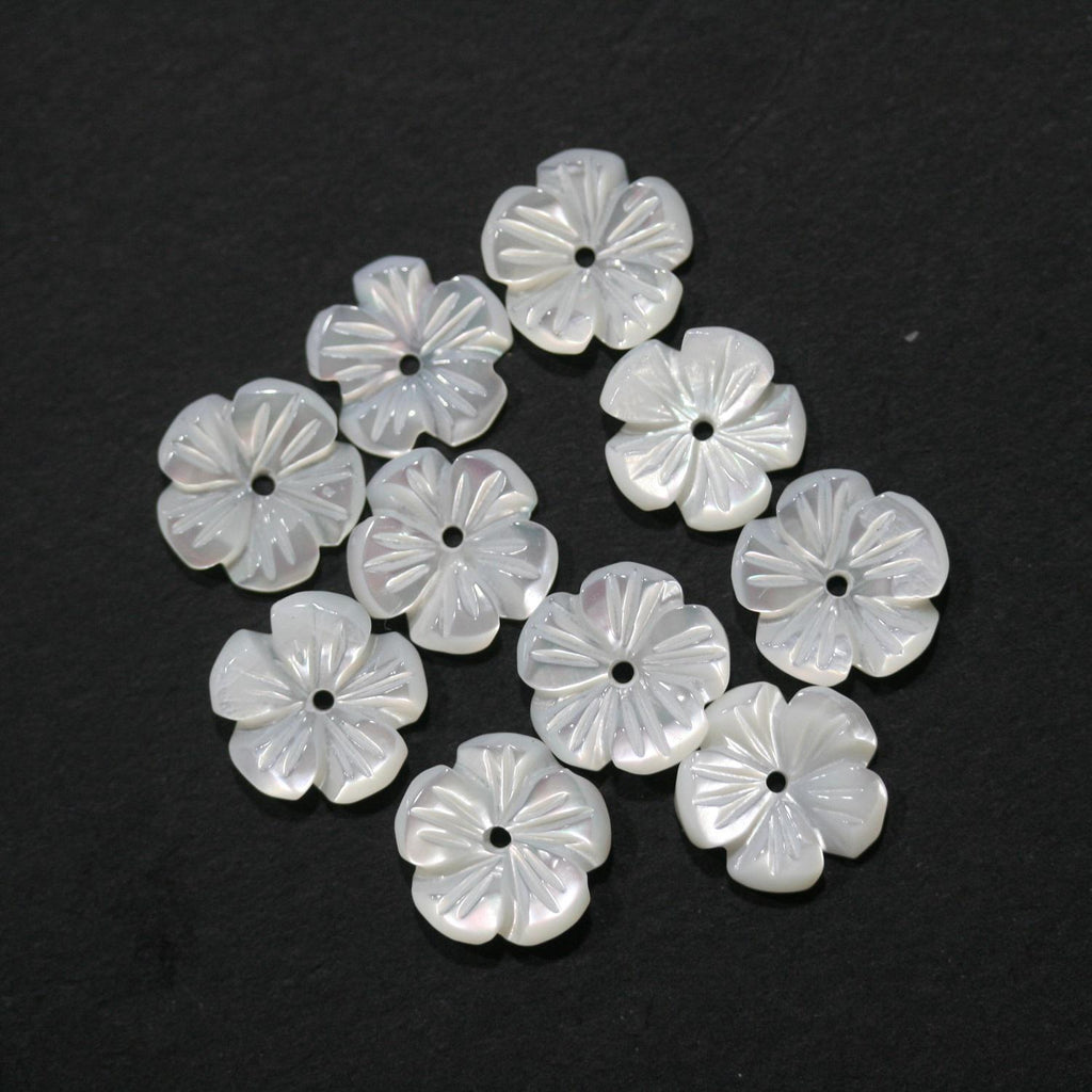 Pendentif en nacre sculptée en forme de fleur, 10 mm (5 paires). Réf. 14829