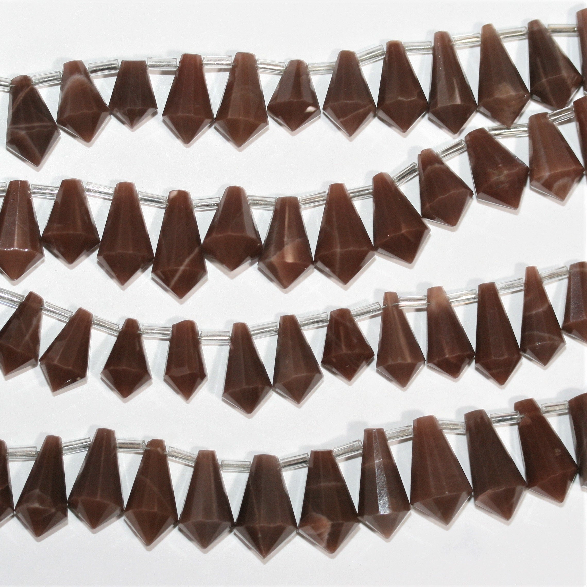 Cuentas facetadas de piedra lunar marrón oscuro de 6" 13x7 mm - Hilo de 15 cm.