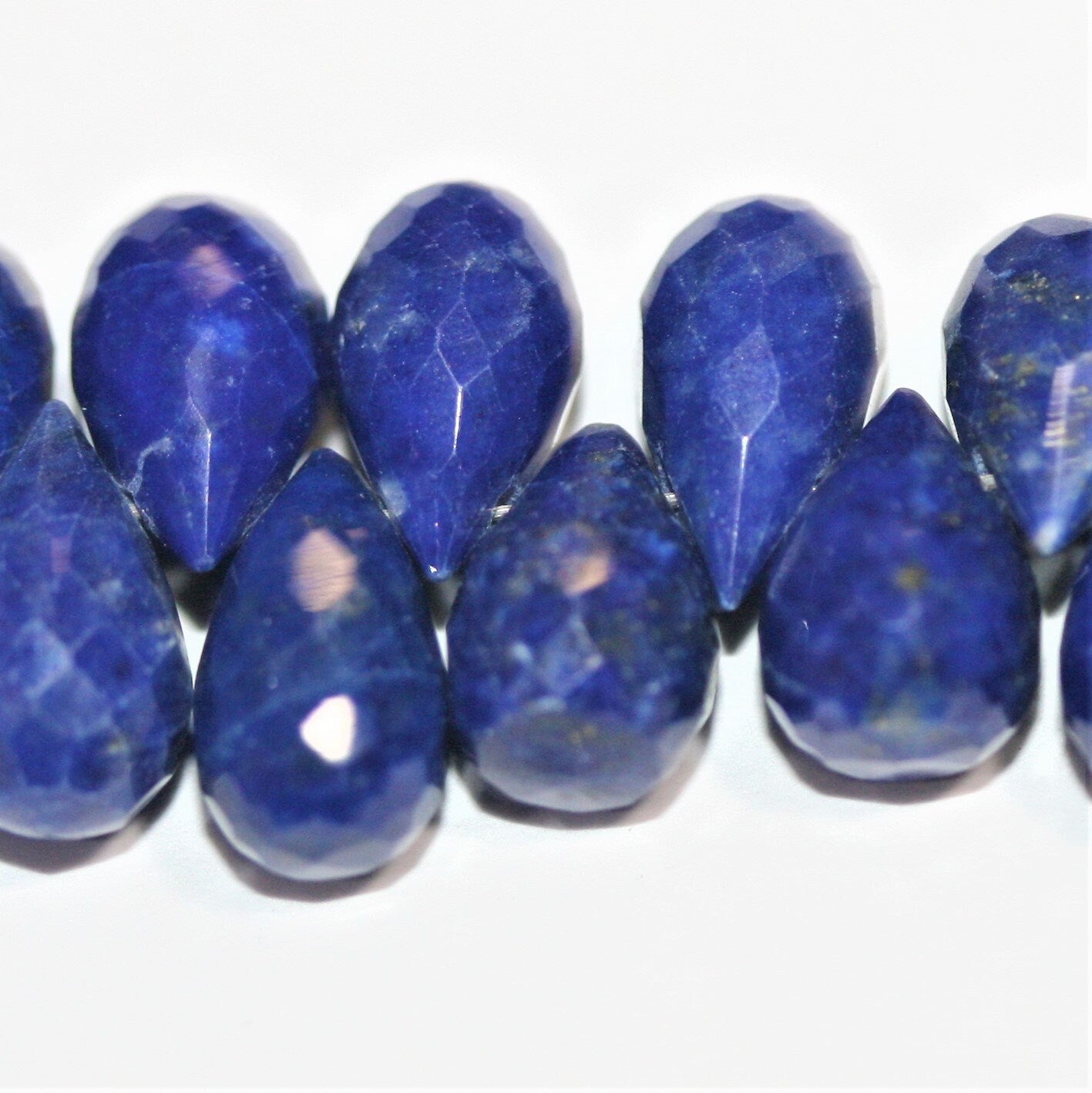 Perles en lapis-lazuli facettées de 8 pouces (environ 7 x 5 mm) - Longueur du fil : 20 cm.