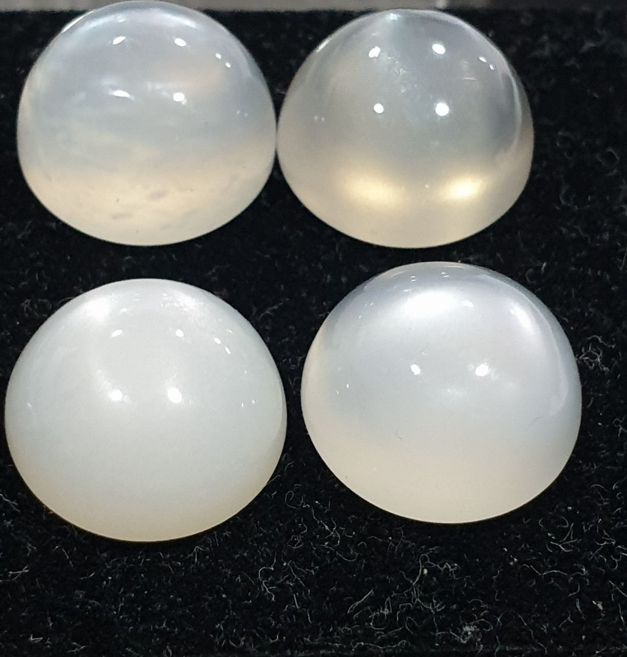 Lote de 4 cabujones redondos de piedra lunar blanca de 13 mm. (4 piezas)