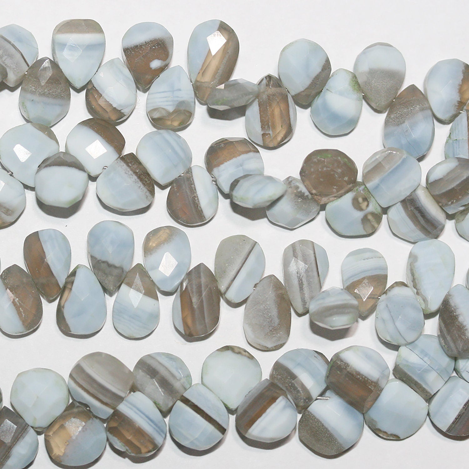 Cuentas de ópalo azul facetadas de 8" (8-10 mm) - Hilo de 20 cm