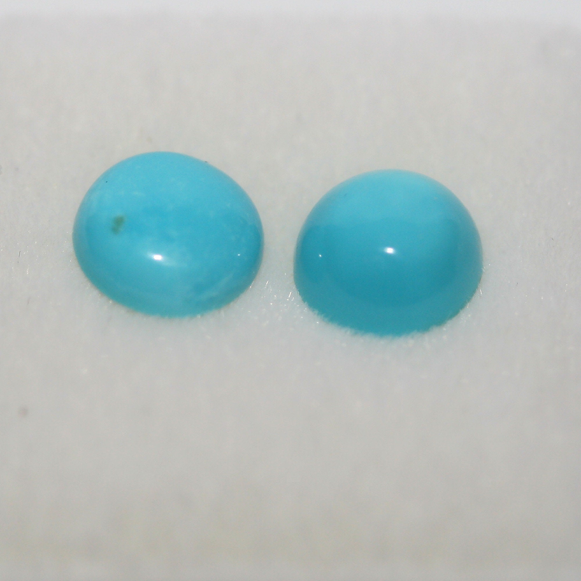Natural Arizona Turquoise Pair Round Cabochon 6.5mm.-(2Pcs)