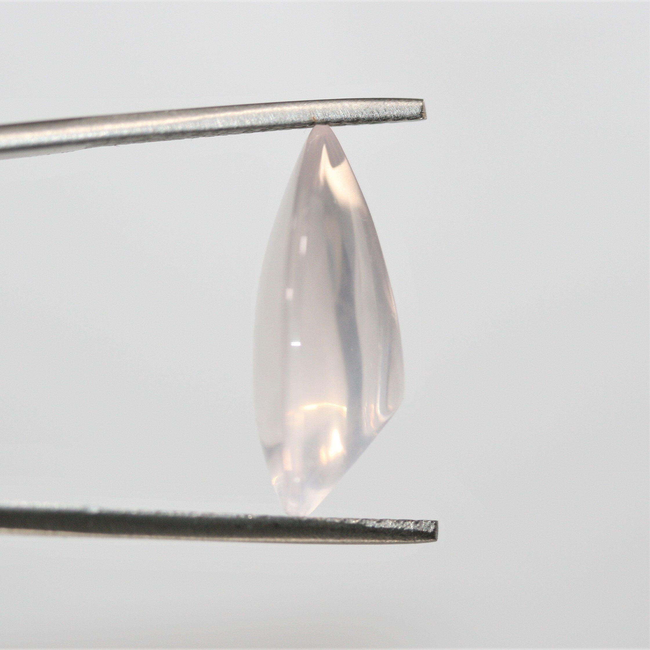 Cabochon poire en quartz rose AAA avec culasse 21,7 x 14,5 mm (12,53 ct) - Quartz rose de qualité supérieure - Matériau naturel - Taille bombée - Pièce de créateur