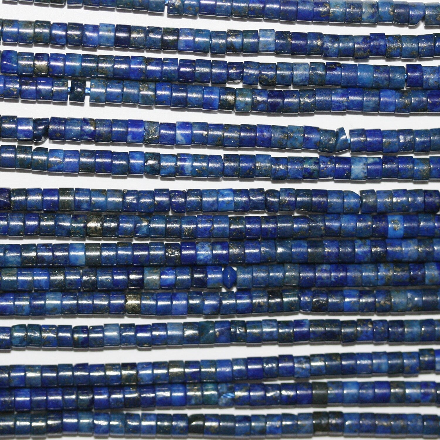 Perles de disque lisses en lapis-lazuli de 15 pouces, 3 x 2 mm. - Fil de 39 cm.