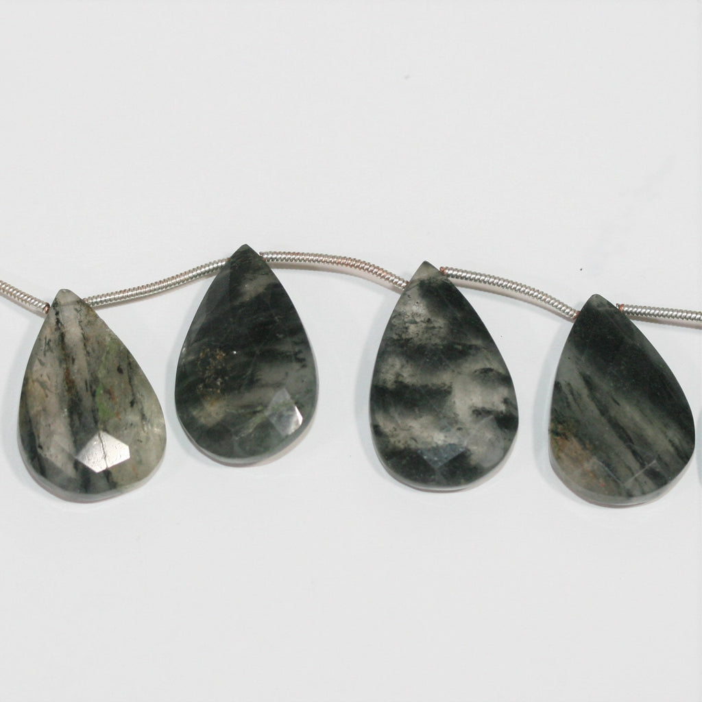 Cuentas de cuarzo turmalinado facetadas de 7" x 21 x 16 mm. Aprox. - Hilo de 18 cm.