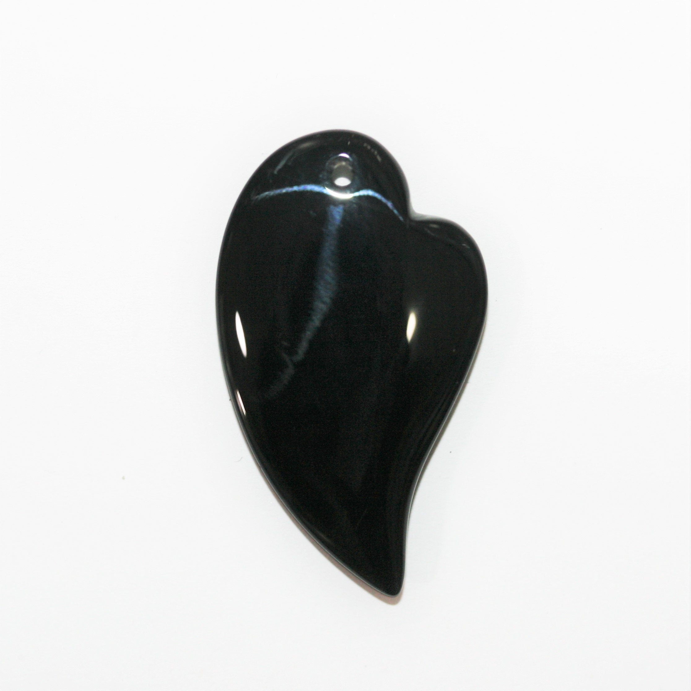 Pendentif en onyx à feuille lisse 21x35mm.