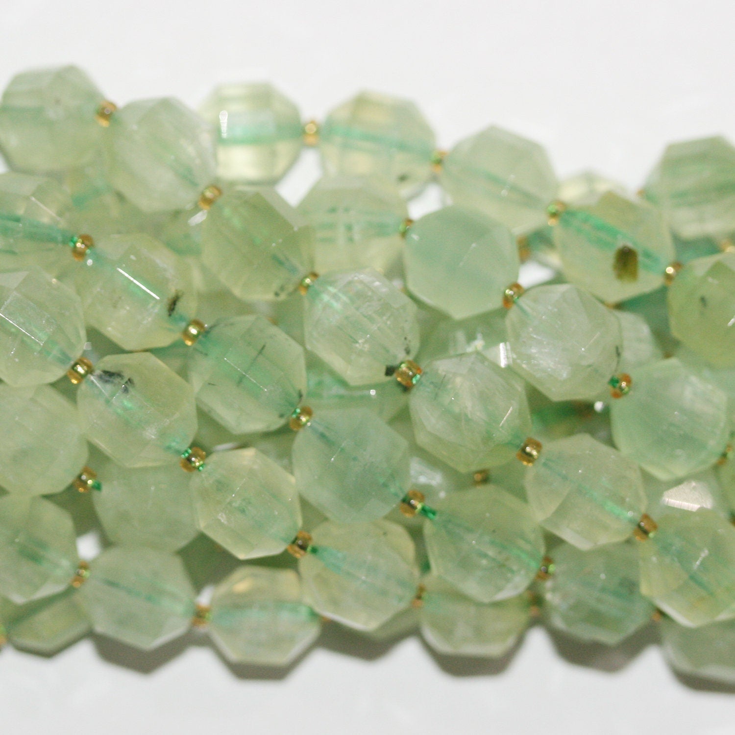 Perles de tonneau à facettes en préhnite de 14 pouces, 10 x 9 mm - Fil de 38 cm.