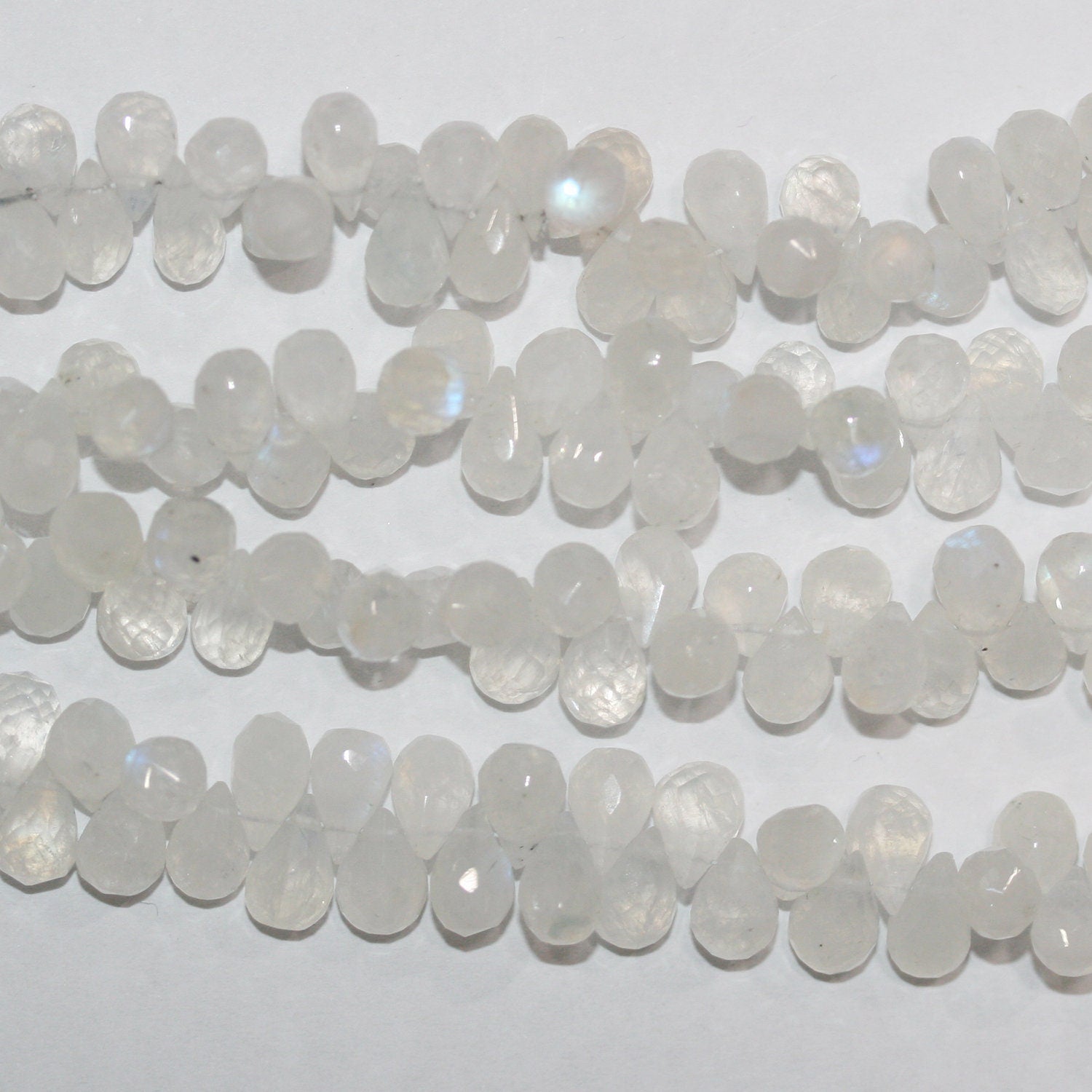 Perles en pierre de lune facettées de 8 pouces, 8 x 6 mm - Fil de 20 cm.