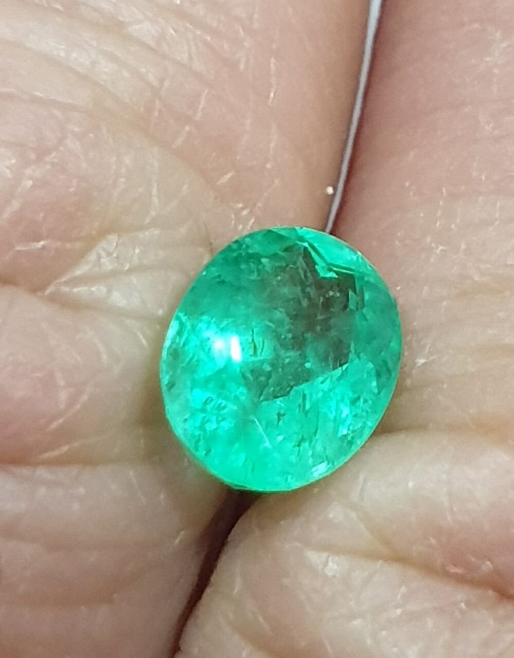 1.21ct Emerald  Faceted Oval 7.8x6mm.- Natural Brazilian  Emerald