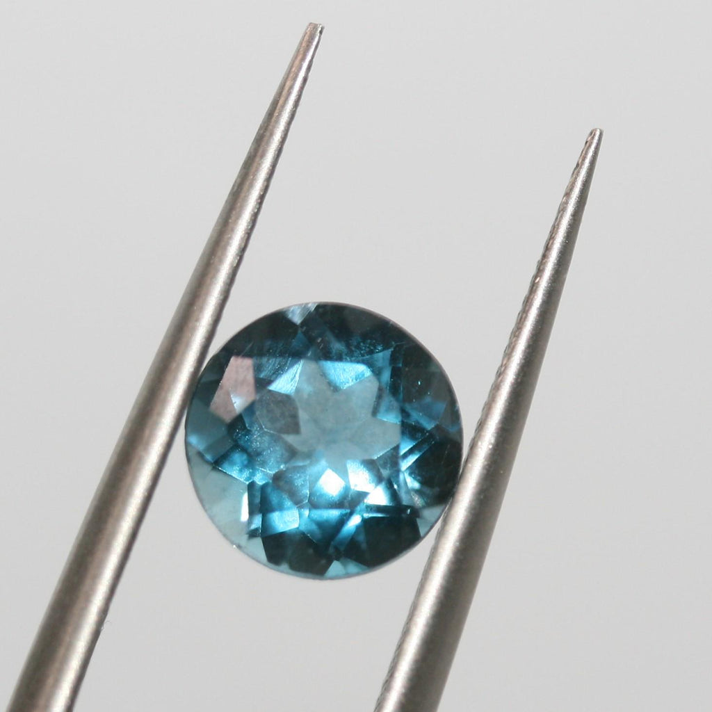 Lote de topacio azul Londres facetado redondo de 8 mm (1 unidad)
