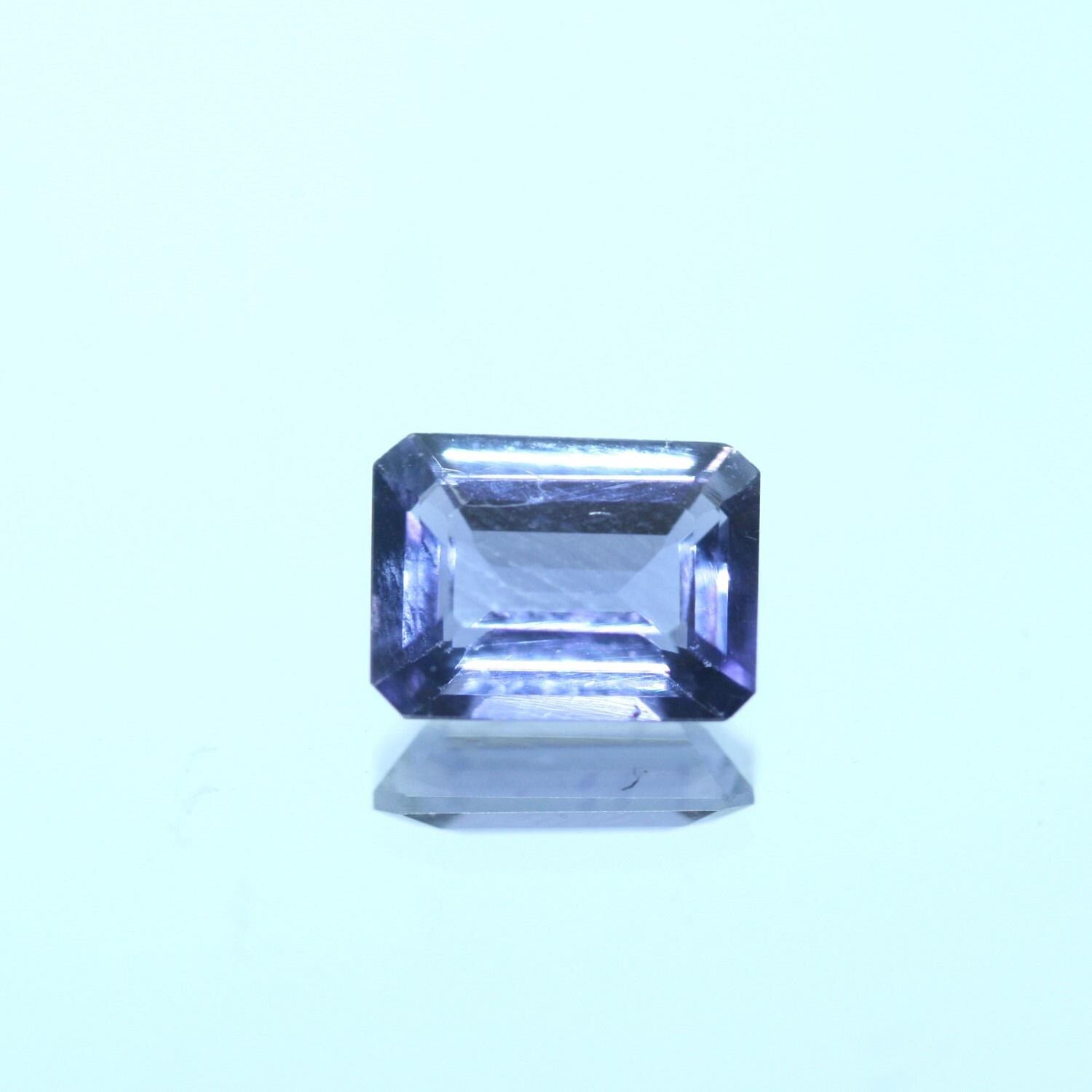 Lot d'iolite à facettes rectangulaires 10x8mm. (2 pièces).