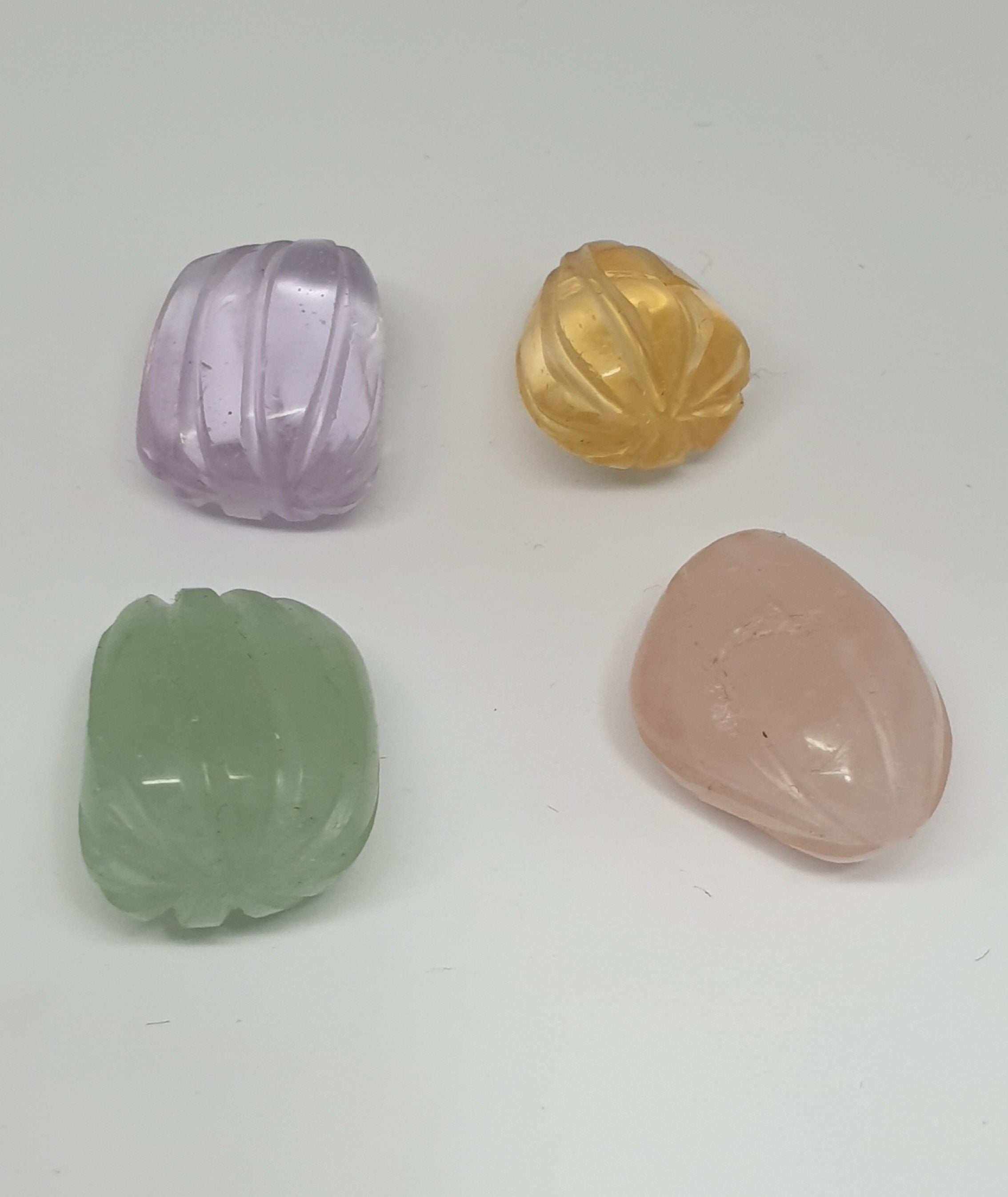 Lote de 4 piezas de citrino tallado único, amatista, cuarzo rosa, piedra de jade nueva, talla única, forma realmente elegante, piedras de diseño