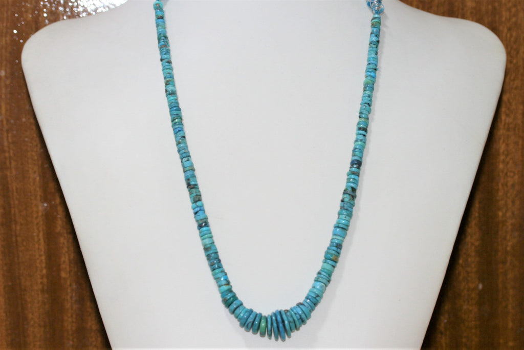 Collier en turquoise St lisse dégradée de 15 pouces (38 cm), 15 x 3 à 5 x 2 mm. Longueur approximative : 38 cm.