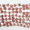 Perles de quartz cerise triangulaires à facettes de 8 pouces, 6-7 mm. - Fil de 20 cm.