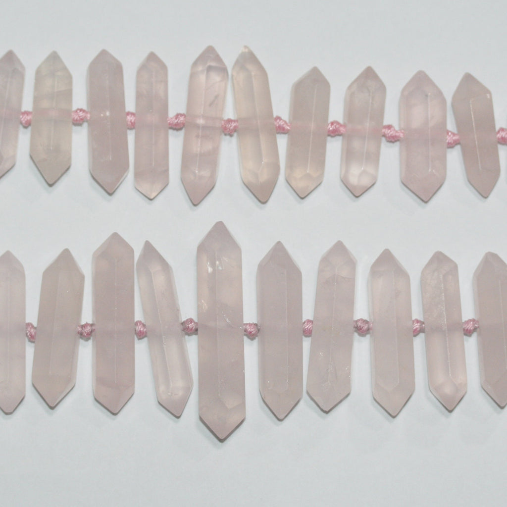 Cuentas de punta de lanza facetadas de cuarzo rosa de 18" con acabado mate, graduadas, 22 x 8-50 x 11 mm, longitud aproximada de la tira: 43 cm.