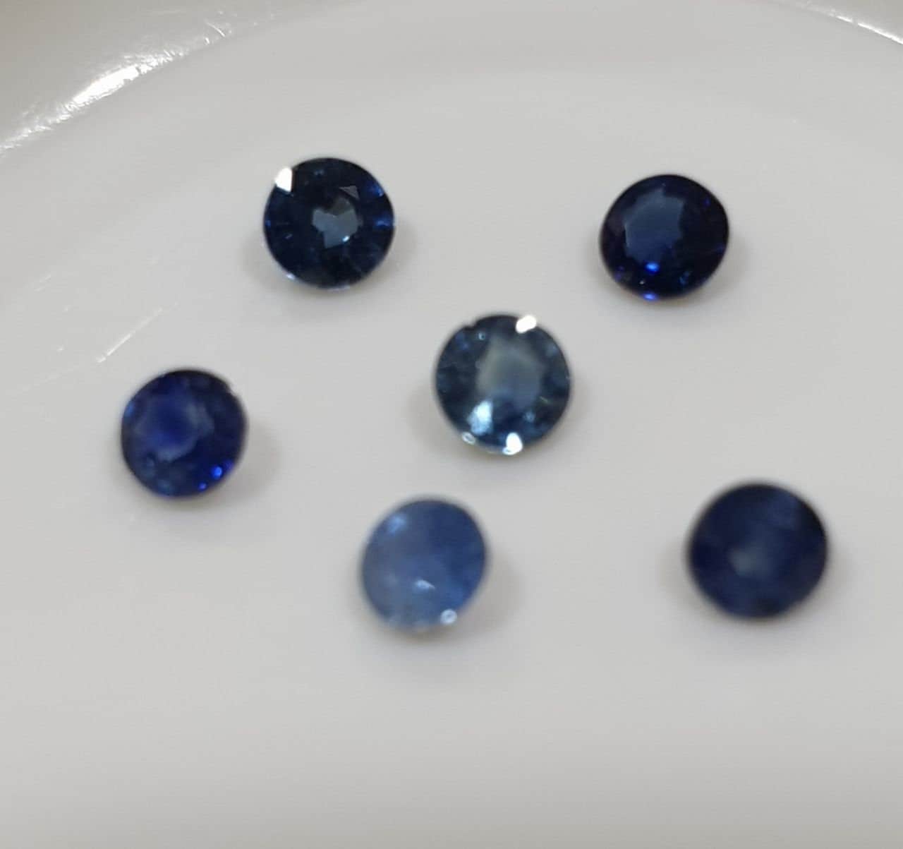 Lote de 6 zafiros azules redondos facetados de 2,7 mm - Paquetes de gemas - Piedras sueltas al por mayor - Gemas naturales