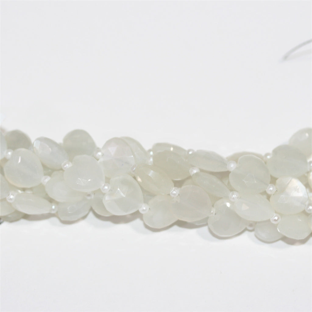 Cuentas de corazón facetadas de piedra lunar blanca de 7" 8x10 mm - Hilo de 17 cm.