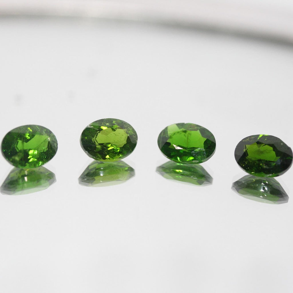 Lot de 4 pièces de diopside chromé facetté ovale 8x6mm - Réf. 633LO