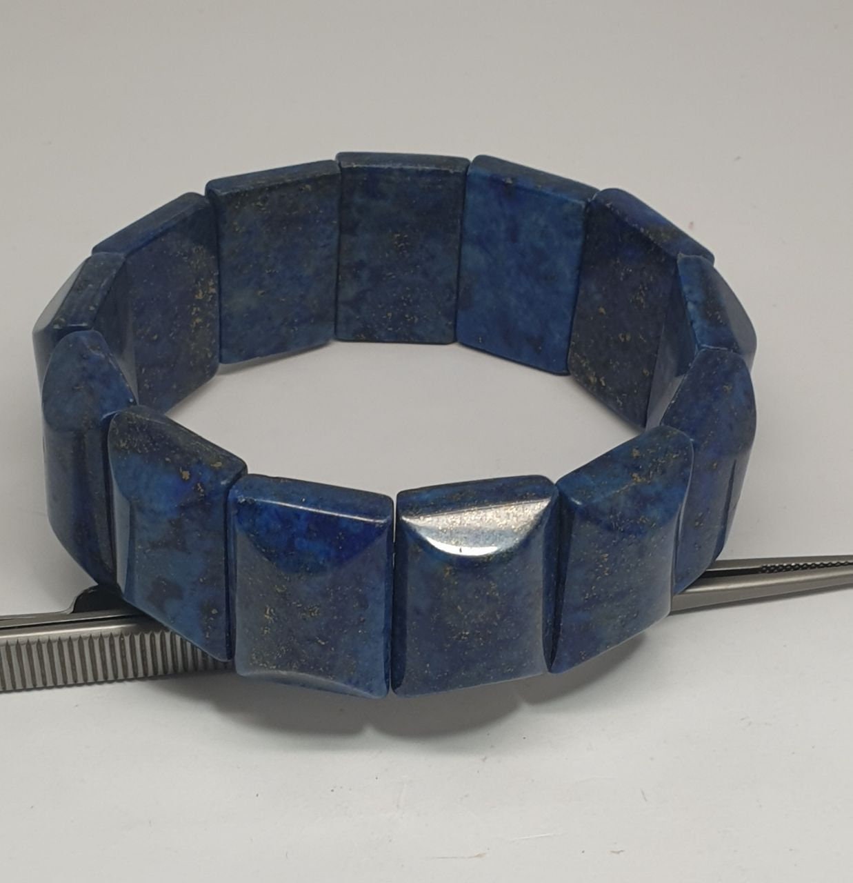 Bracelet extensible en lapis-lazuli (grosses perles à facettes 22 x 15 mm) - Fournisseur de bijoux à perles doublement percées - Pouvoir de guérison