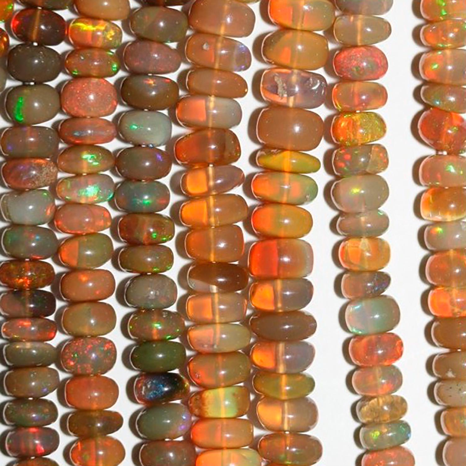 Perles rondelles lisses et graduées en opale éthiopienne, 40 cm (16 pouces), dimensions : 4 x 2,5 à 6 x 4 mm. Longueur du fil : environ 40 cm.