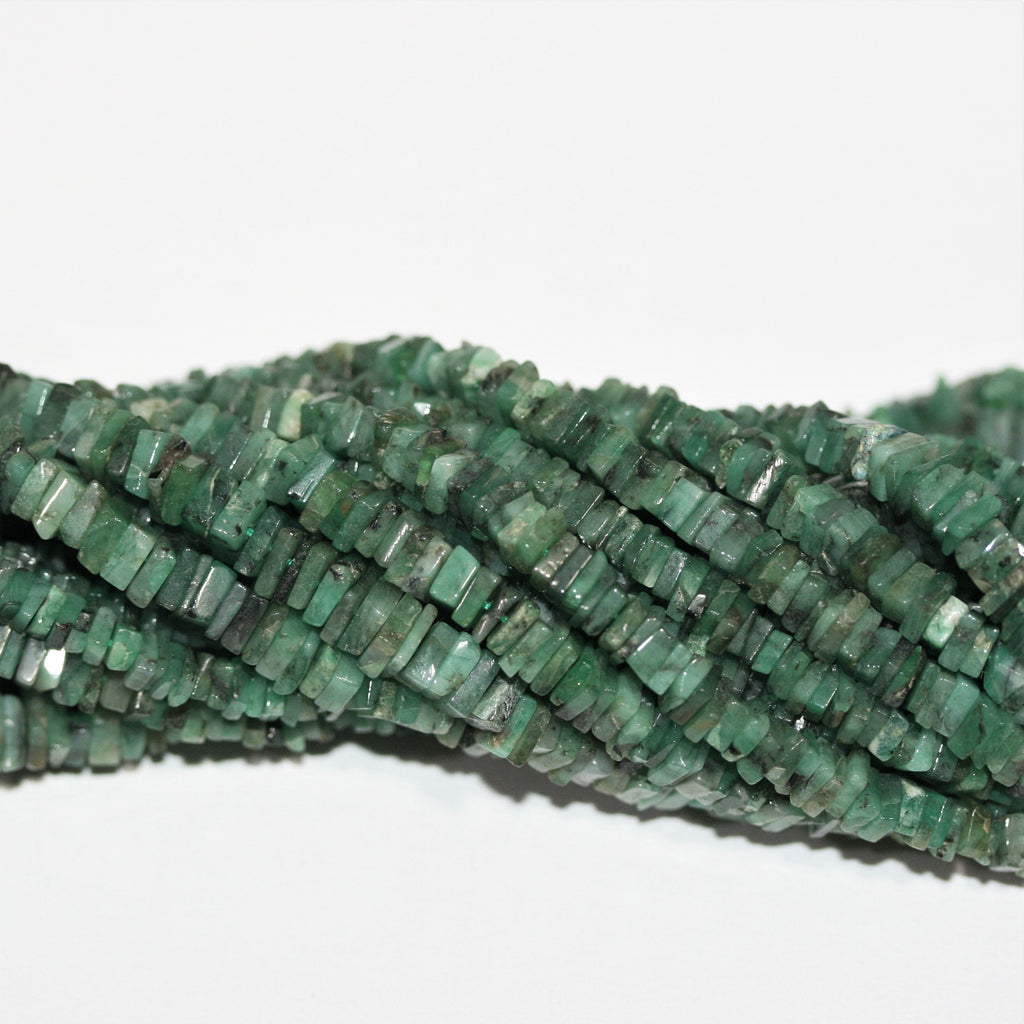 16" Cuentas cuadradas planas lisas de esmeralda Santa 5x2 mm. - Hilo 40 cm.