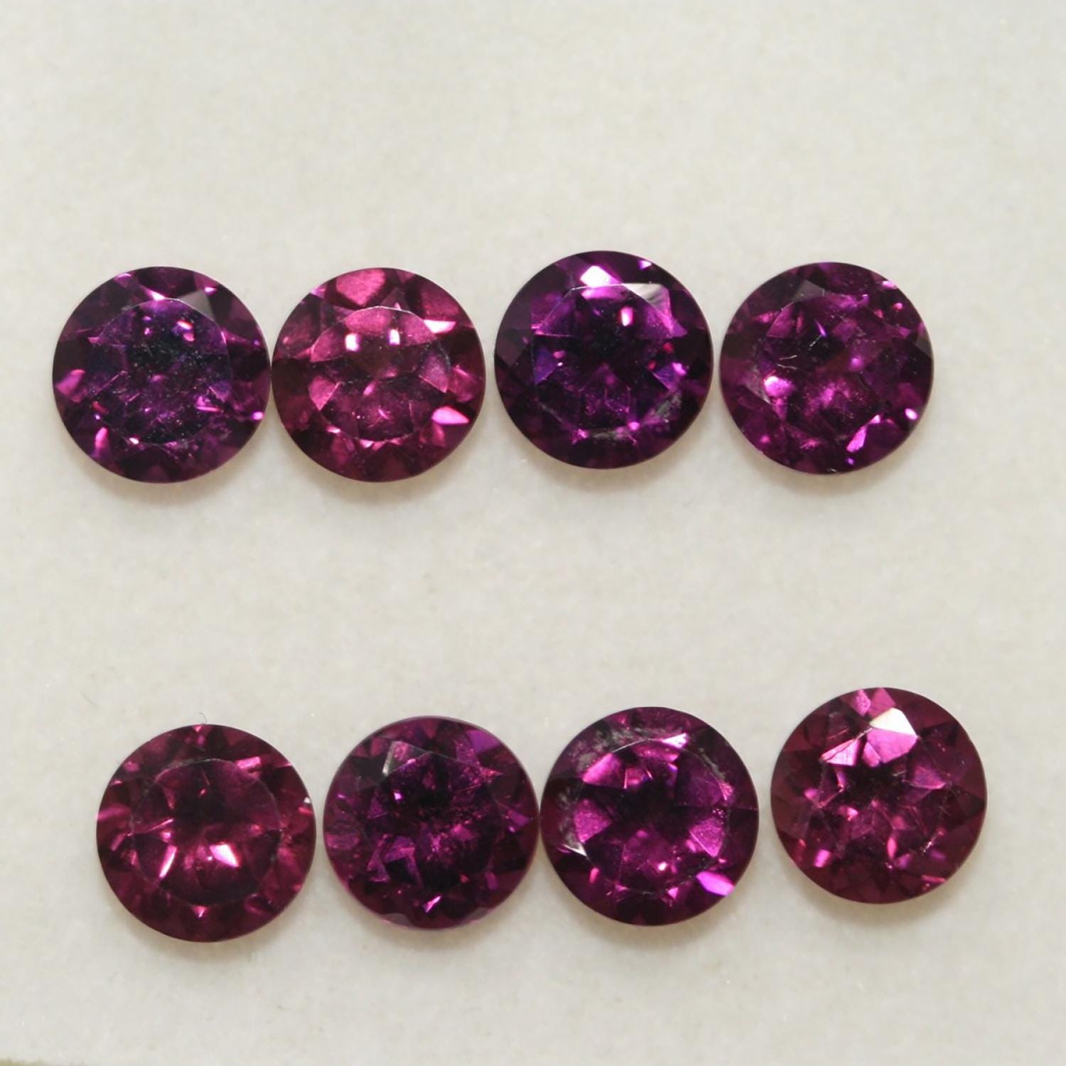 Lote de Granate Rodolita Redonda Facetada 6mm.-(8Pcs).