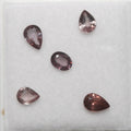 Lot de grenats à changement de couleur, facettés ovales et en forme de goutte, environ 4,5 x 3,5 mm - (5 pièces) - Pierres précieuses en vrac - Prix de gros
