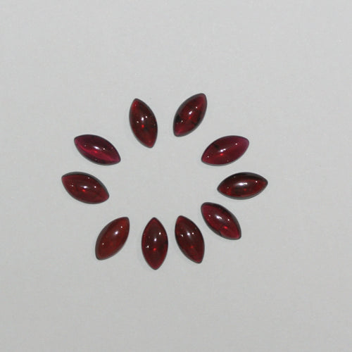 Lot de 10 cabochons de grenat marquise 10x5mm.-(10 pcs.)