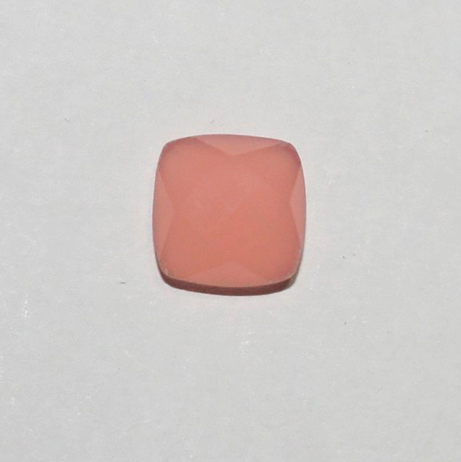 Lote de 2 cabujones cuadrados facetados de calcedonia rosa de 10 mm. (2 uds.)